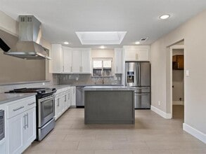 Building Photo - 7109 Canongate Dr