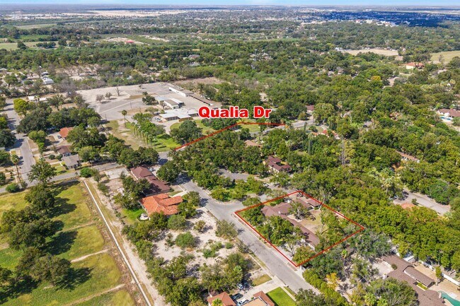 Building Photo - 106 Angela Dr