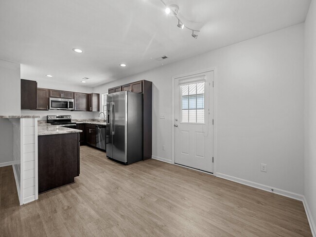 Kitchen - 139A James Ave