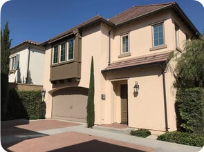 Building Photo - 83 Cherry Tree