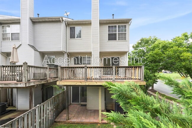 Building Photo - 10299 Wimbledon Pl