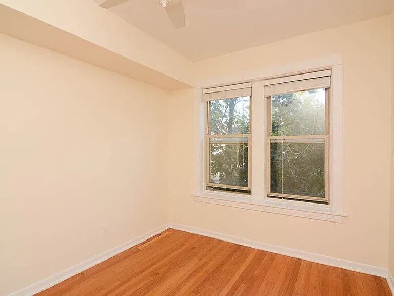 Building Photo - 2650 N Saint Louis Ave
