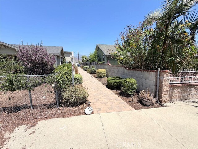 Building Photo - 537 W Crescent Dr