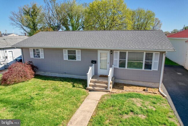 Building Photo - 206 N Main St