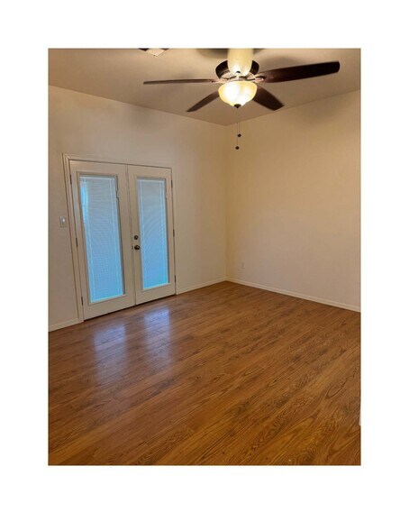 French doors to Patio - 2640 W 5th St