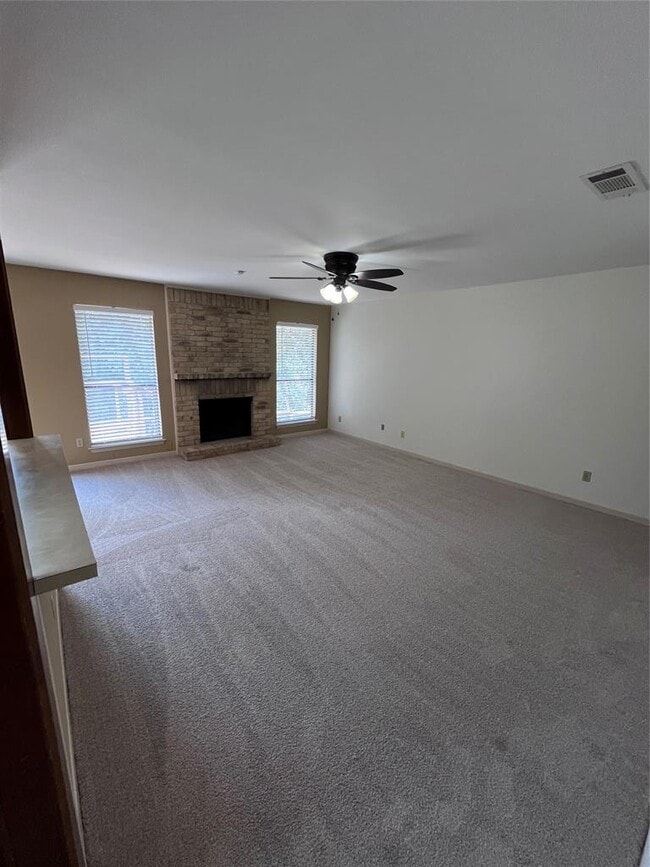 Building Photo - 6490 Hart Ln