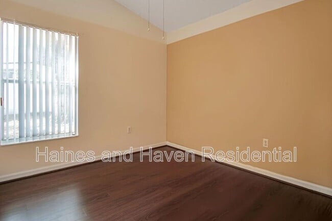 Building Photo - 990 Kenbar St