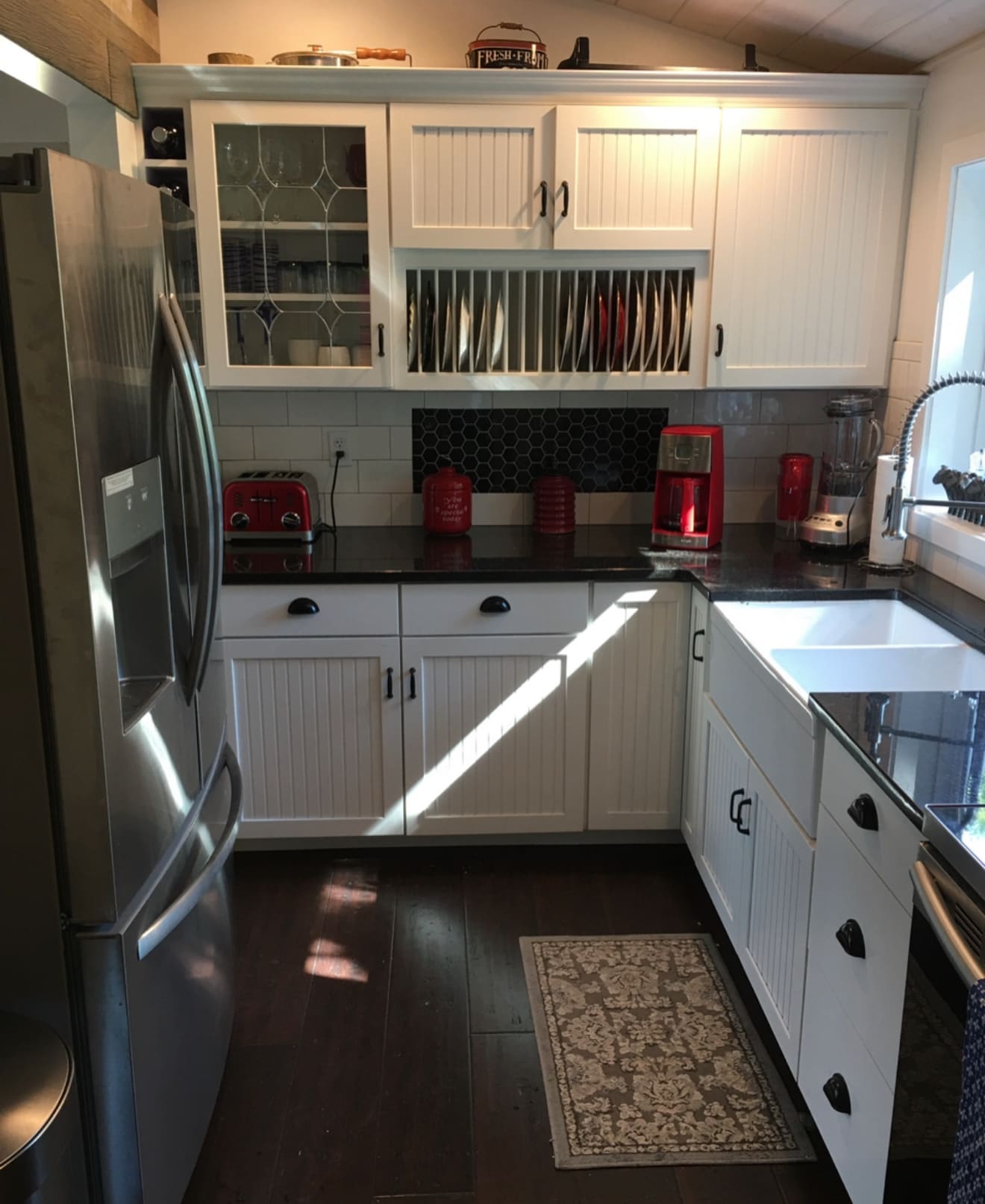 Beautiful remodeled kitchen - 20986 US-6