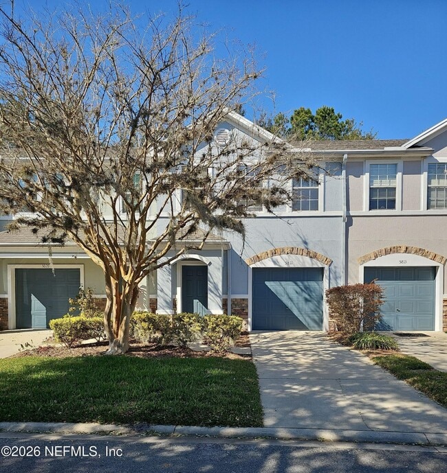 Building Photo - 5811 Parkstone Crossing Dr