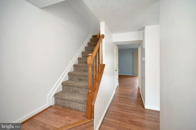 Building Photo - 103 Eaton Ct