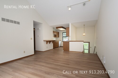 Building Photo - 4813 Woodward-