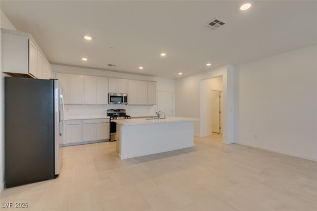 Building Photo - 302 Walsh Peak Ave