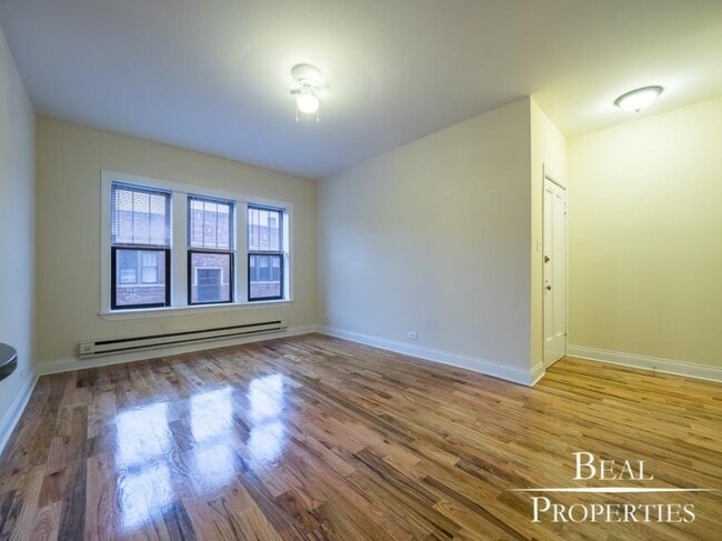 Building Photo - 1 bedroom in CHICAGO IL 60657