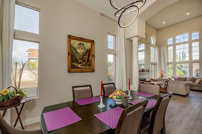 Building Photo - Fully Furnished! Prestige Luxury Single 5bed 3bath House