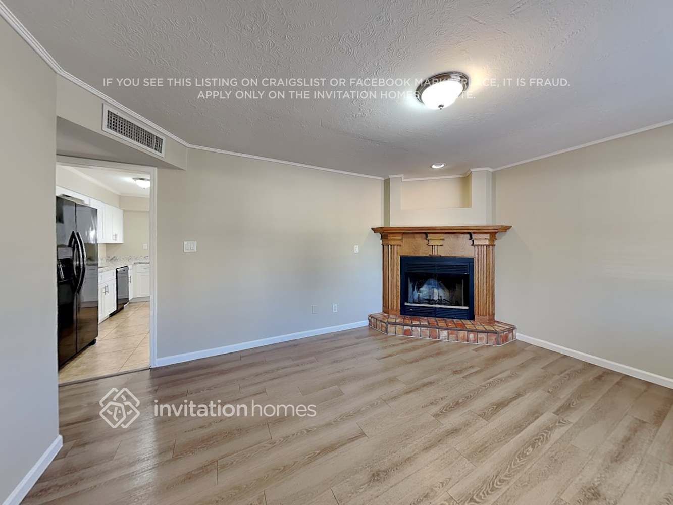 Building Photo - 243 E Cullumber Ave