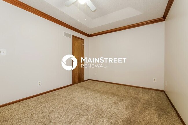 Building Photo - 3 Bedroom Pet-Friendly Home in KANSAS CITY, MO with Main Street Renewal