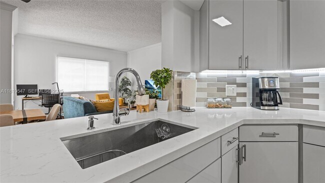 Building Photo - 3245 NE 184th St