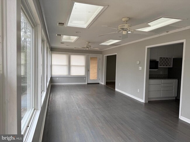 Building Photo - 63 Lincoln Dr