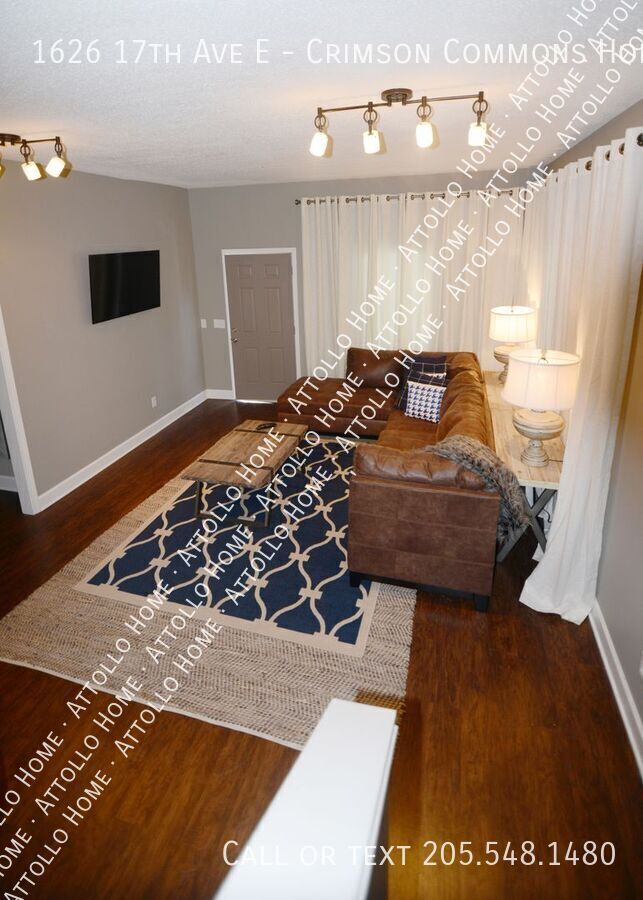 Building Photo - 1626 17th Ave E