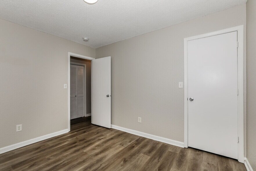 Building Photo - 629 Locust Grove Ln