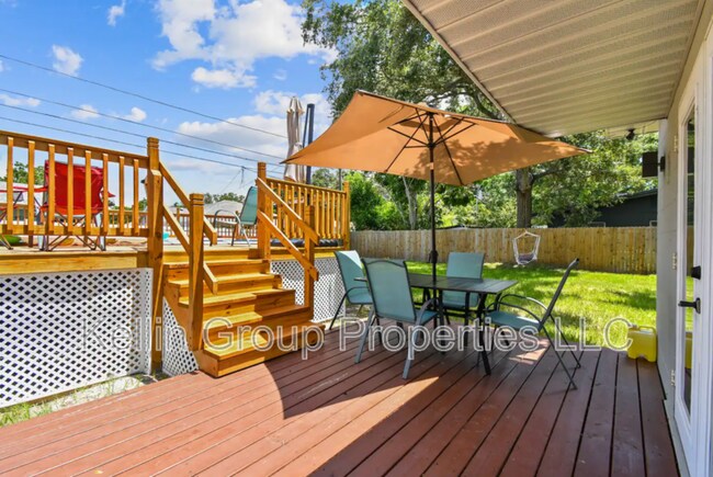 Building Photo - 2221 Calexico Way S