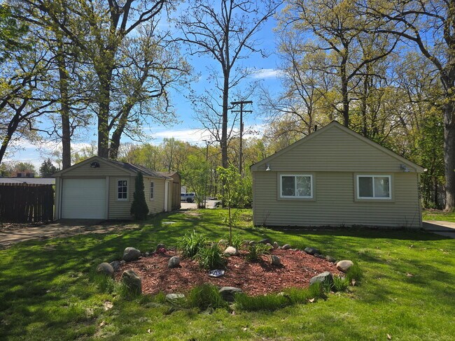 Building Photo - 3438 Duffield