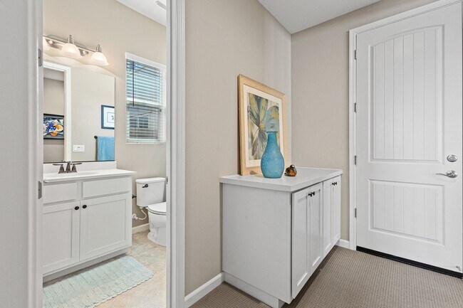 Building Photo - Immaculate single owner home in Natomas w/generous open layout