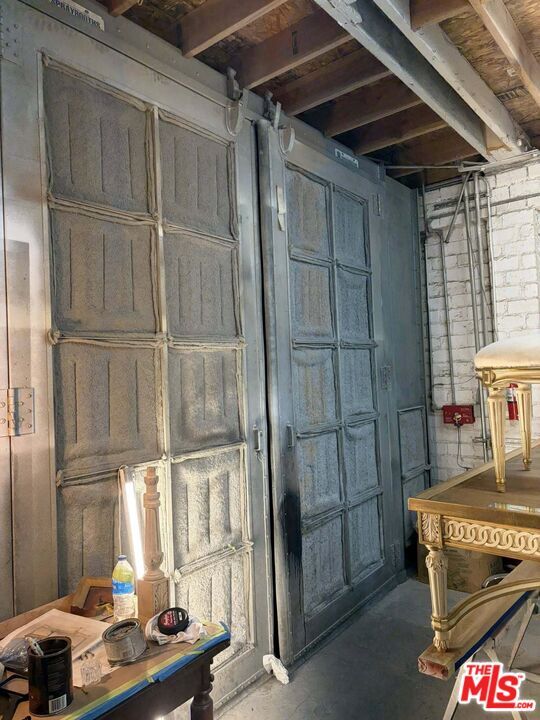 Building Photo - 2252 W Washington Blvd