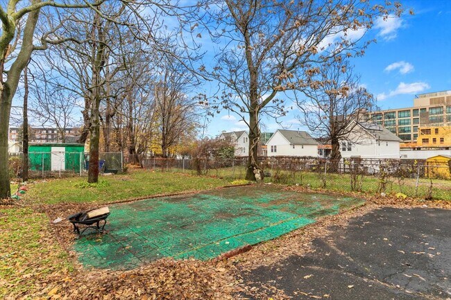 Building Photo - 55 Admiral St