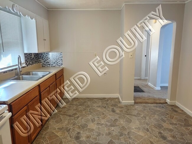 Building Photo - 4510 Hoover Ave