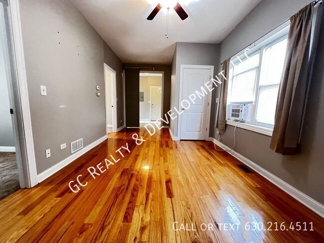 Building Photo - 1512 W 17th St