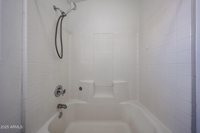 Building Photo - 453 N 105th Pl