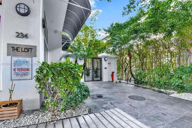 Building Photo - 234 NE 3rd St