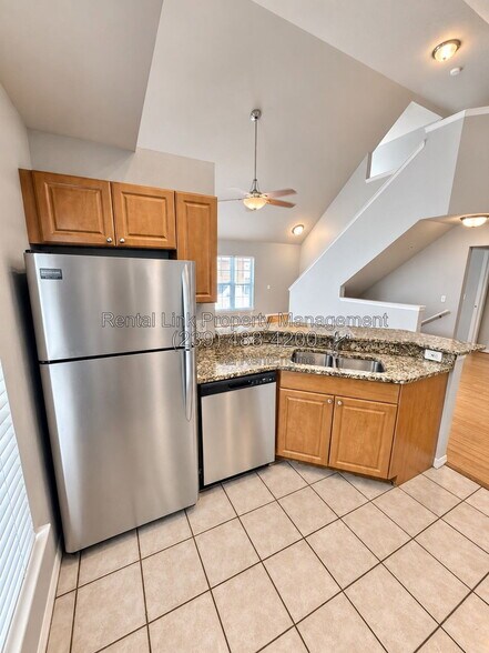 Building Photo - 5541 Rosehill Rd