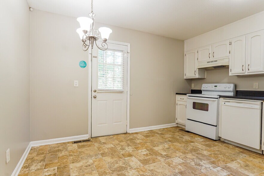 Building Photo - 20 Moonglow Dr