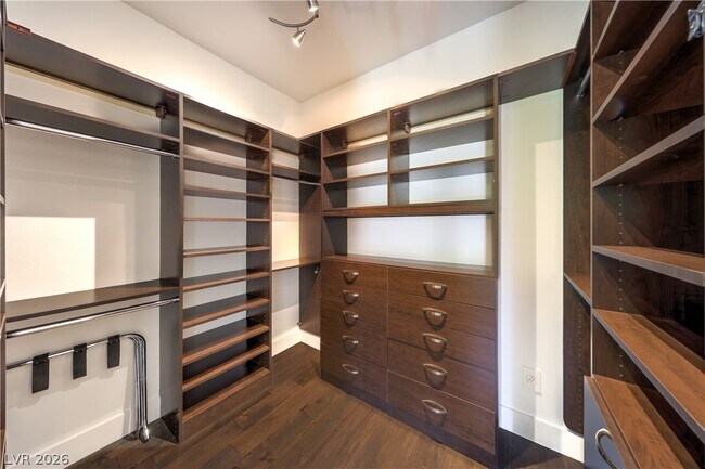 Building Photo - 1501 Foothills Village Dr