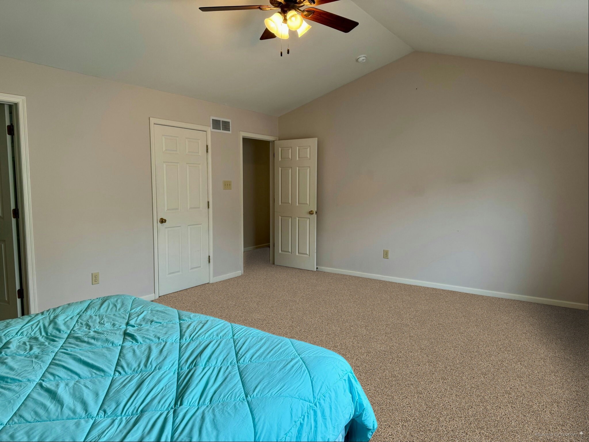 Main Bedroom - 201 Riverwoods Dr