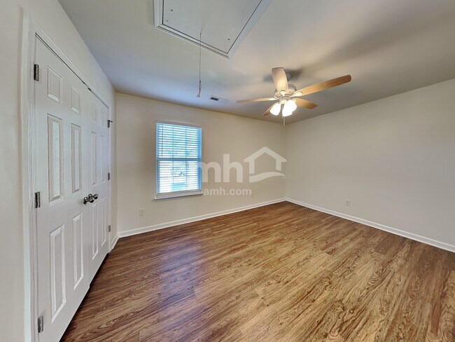 Building Photo - 304 Trout Valley Rd