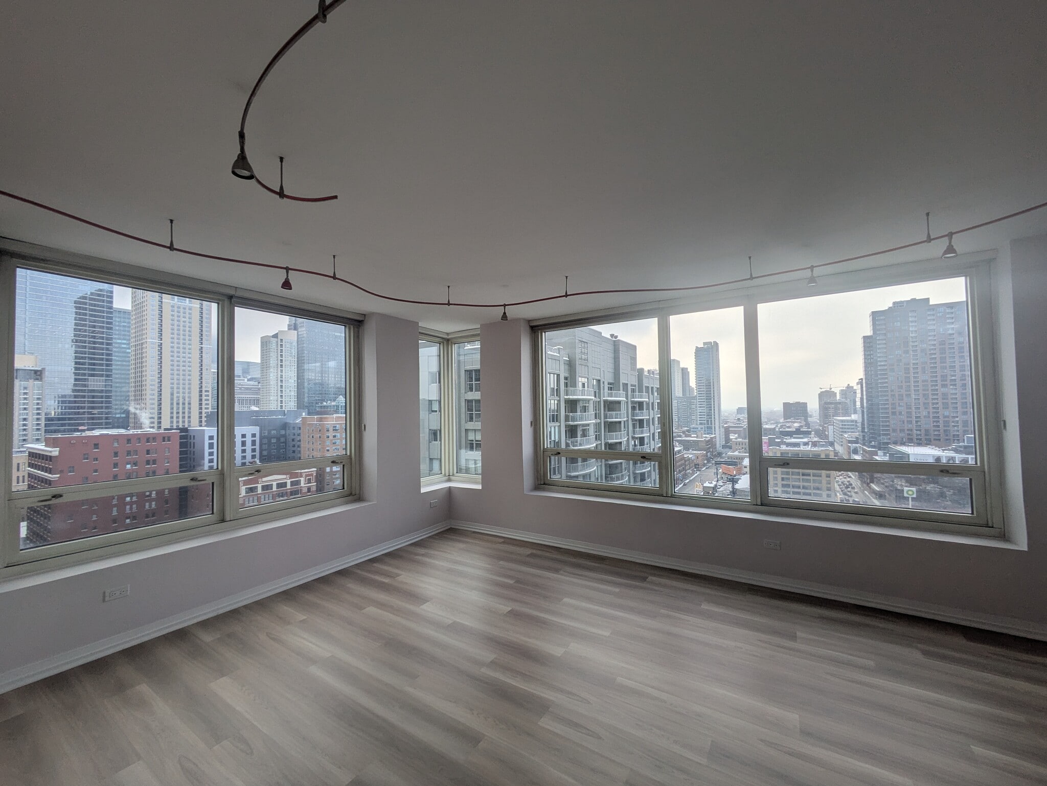 Building Photo - 33 W Ontario St