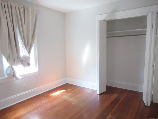 Building Photo - 783 Brewster St