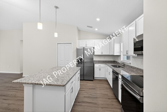 Building Photo - 1401 Degroodt Rd SW