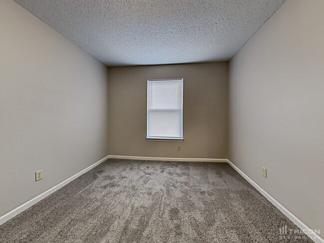 Building Photo - 10923 Sweetsen Rd