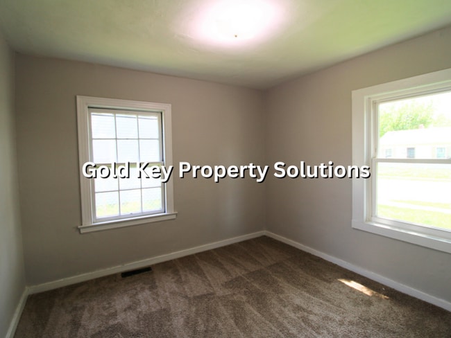 Building Photo - Updated 2 BR 1 BA House with New Flooring and Paint (SECTION 8 APPROVED)