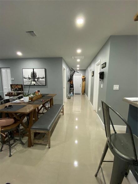 Building Photo - 15405 Miami Lakeway N