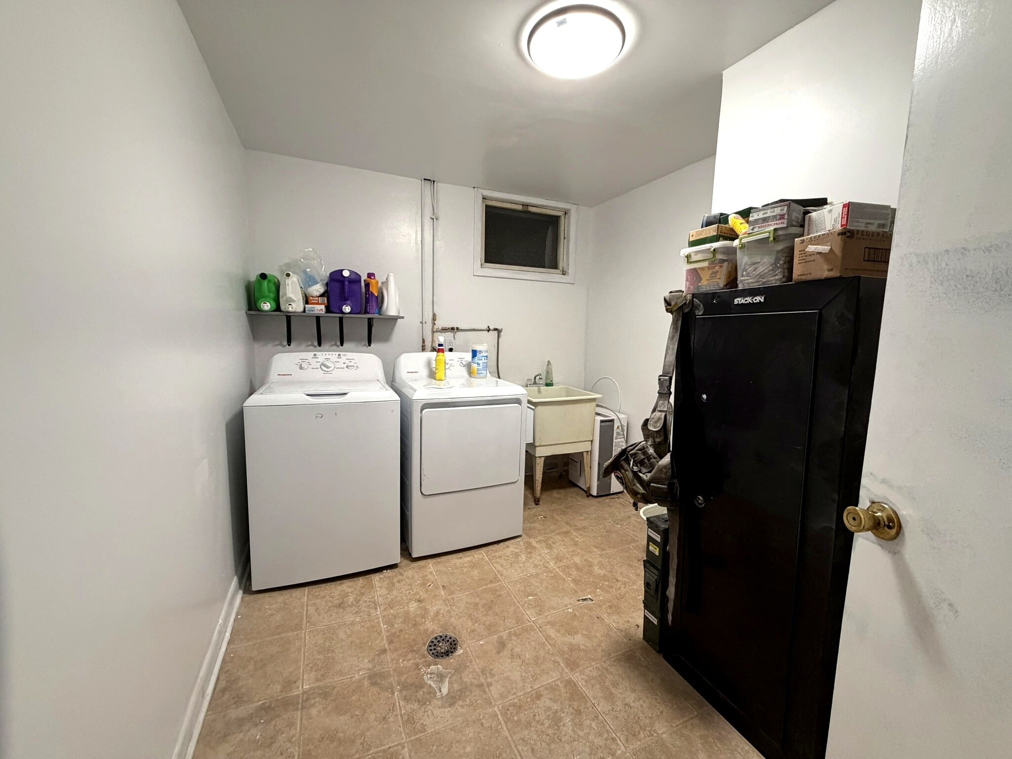 Building Photo - 2119 Oaklyn Dr