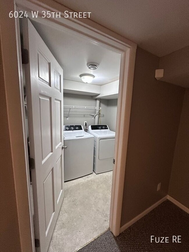 Building Photo - 6024 W 35th St