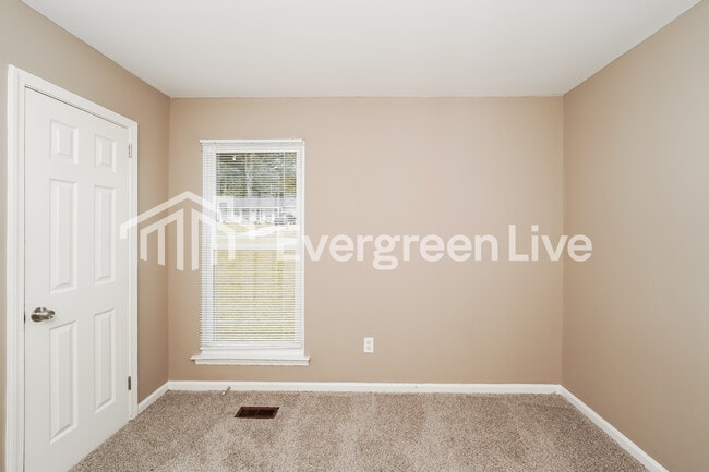 Building Photo - 1119 Startrek Ln