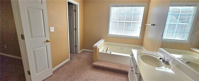 Building Photo - 2513 Davenham Ln