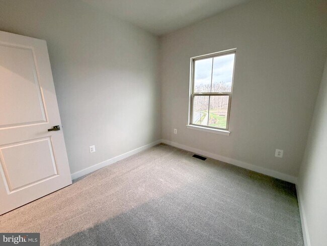 Building Photo - 9331 Klamath Ct