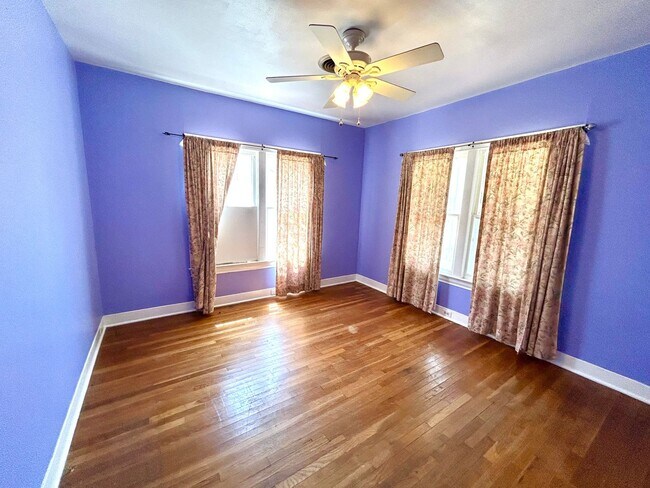 Building Photo - 1627 Schley Ave